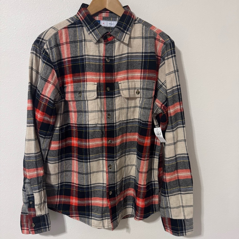 Old Navy Plaid Flannel Long Sleeve Button Up Shirt Red Black Cream NWT-M Reg